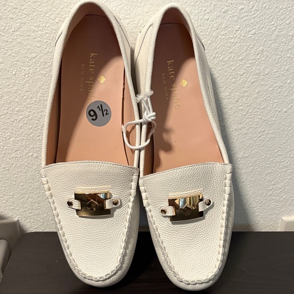 NEW Kate Spade Sz 9.5B Ivory Leather Loafers With Gold Logo - Picture 2 of 8